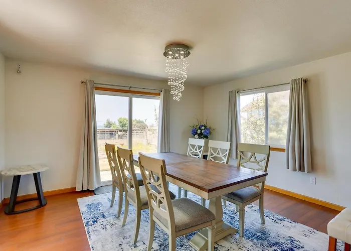 Seaside Eureka Vacation Rental W/ Bay Views!