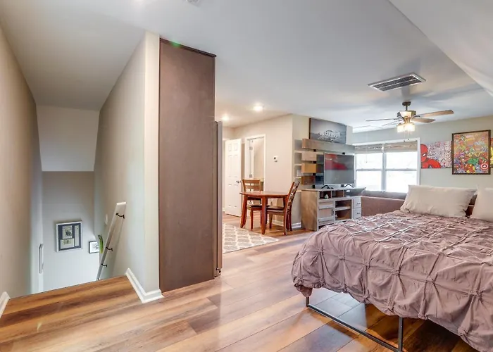 Cozy Covington Studio Rental Near Historic Square!