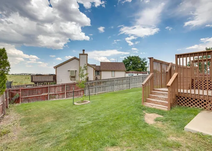 Grill, Fireplace & Fenced-In Yard: Thornton Home!