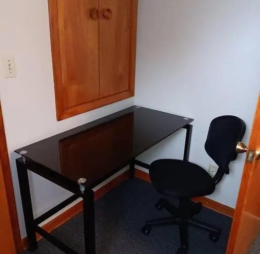 Private Upper 1 Bd Apartment