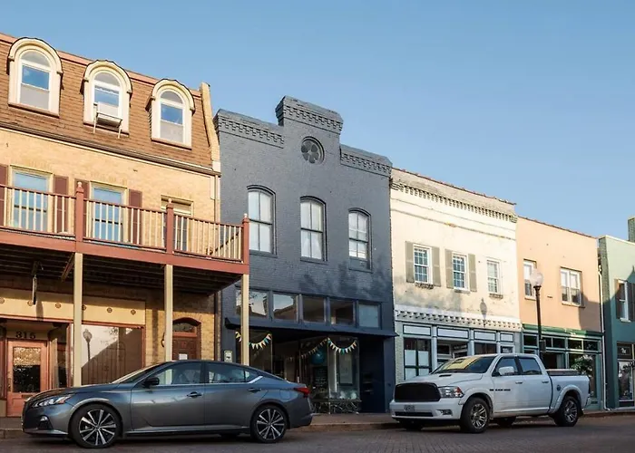 Historic Main St Apt | Private Garage