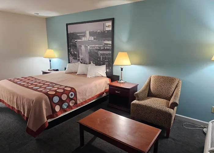 Budgetel Inn & Suites