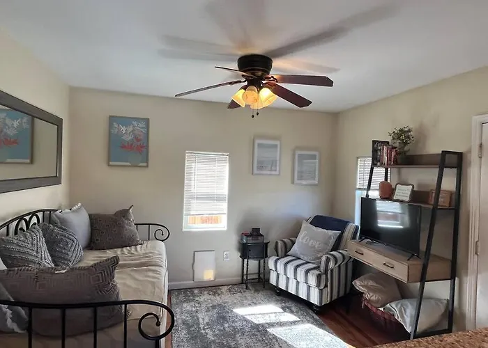 Cheerful Pet-Friendly Bungalow Right In Town