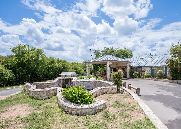 River Oak Inn