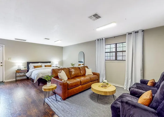 Peaceful Retreat - Guest House