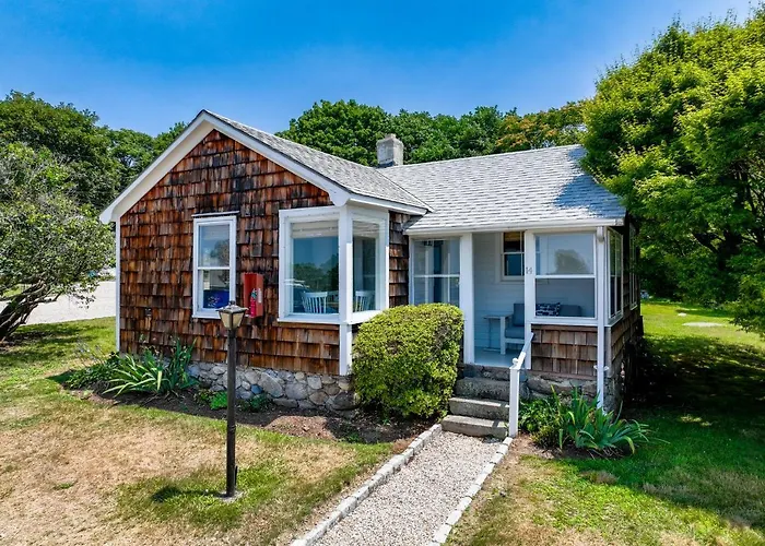 Marina Bay Cottages