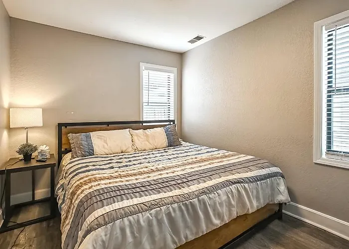 Heart Of Westport 1Br