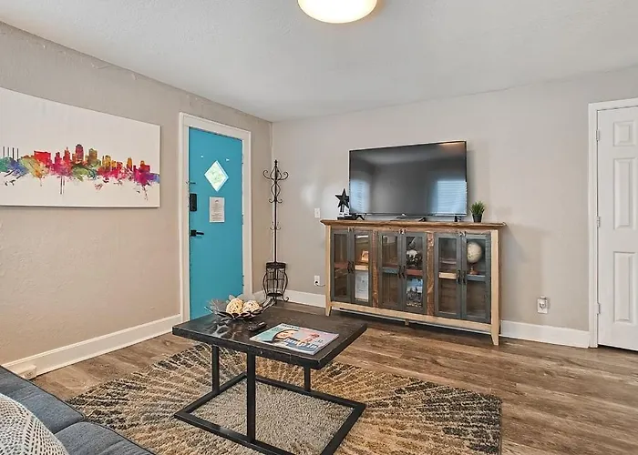 Heart Of Westport 1Br