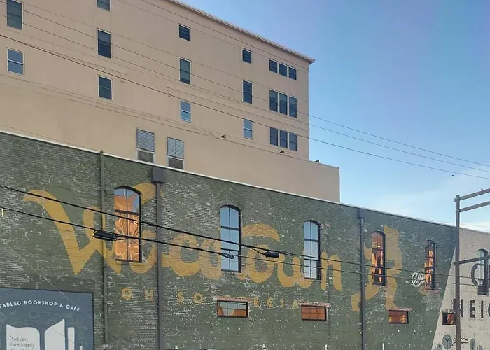 Silo View - Heart Of Downtown