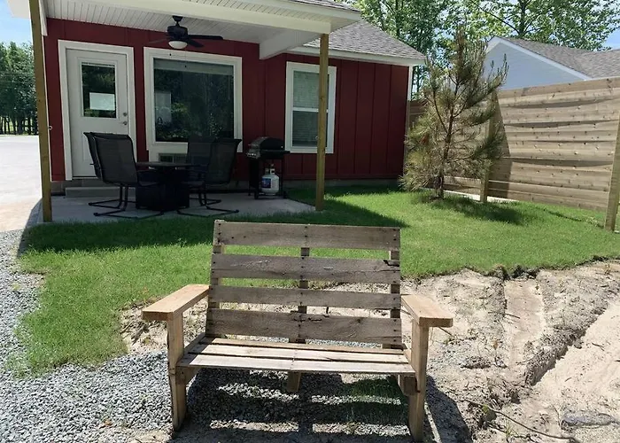 Cozy Cottage • King Bed • Grove • Kayaks • Boat Parking