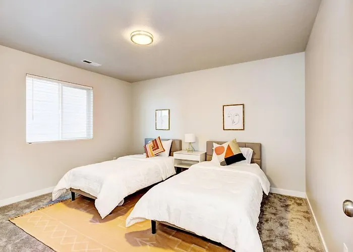 Brand New 4-Bdrm Home Farmhouse At Grand Rapids