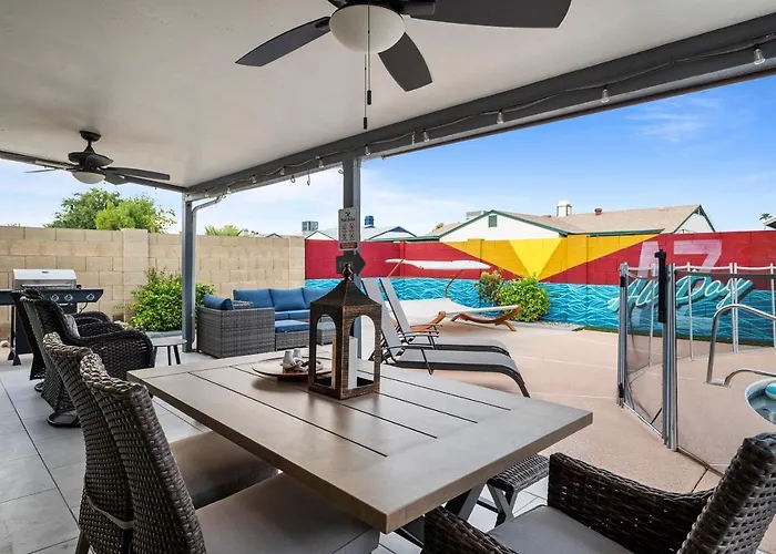 Glendale Retreat: Refreshing Pool~ Golf ~Games Asu
