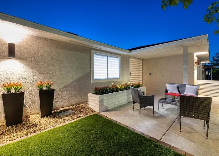 Single Story Minutes From Summerlin With Rv Parking & Dog Friendly