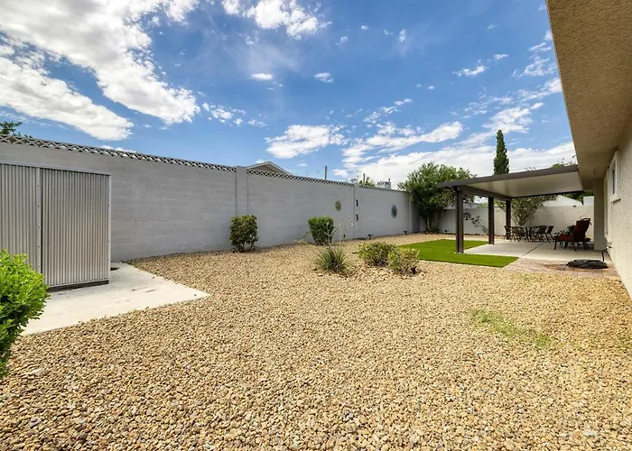 Single Story Minutes From Summerlin With Rv Parking & Dog Friendly
