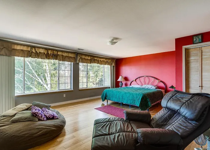 Federal Way Vacation Rental: Bay & Mountain Views!