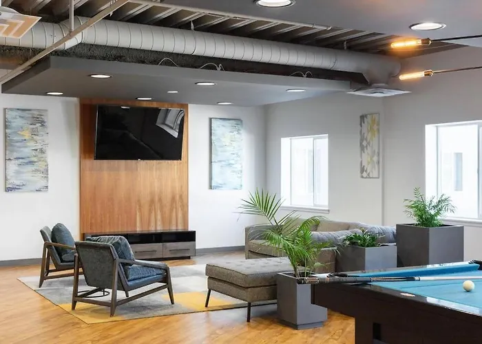Charming Downtown Getaway