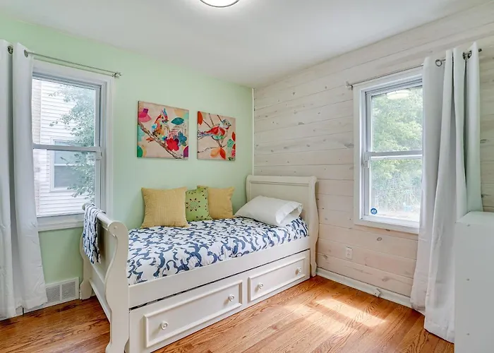 Pet-Friendly Southfield House W/ Ping-Pong Table!