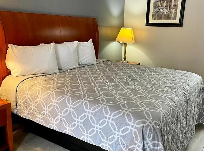 American Way Inn & Suites