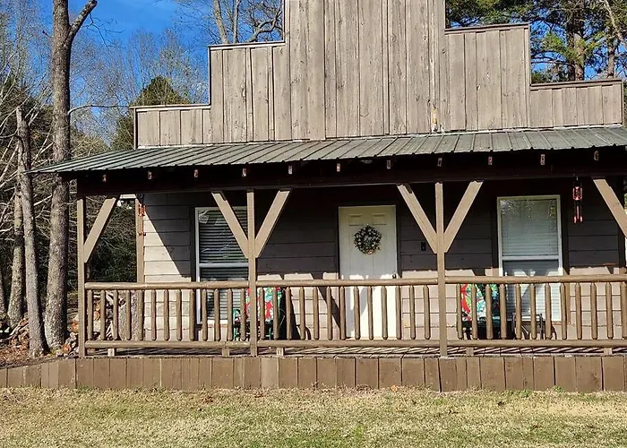 10. Swan Creek Cabin