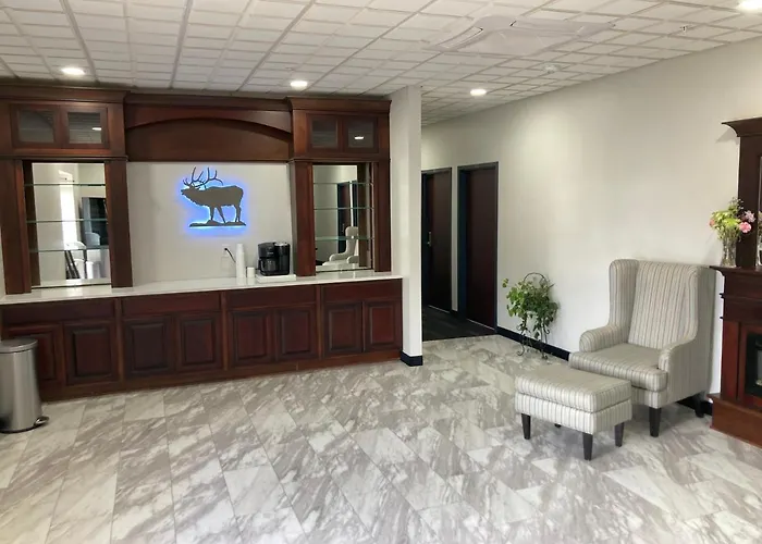Elker Inn & Suites