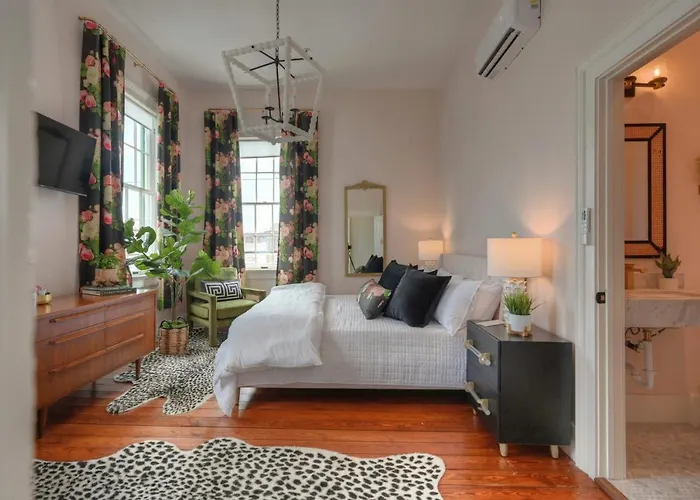 Sugars Inn Room 6 Family Friendly Boutique Stay Downtown
