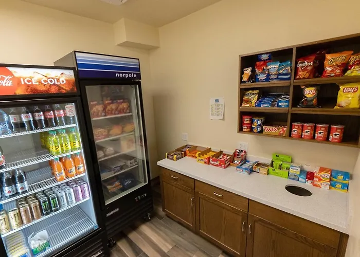 Cobblestone Hotel & Suites-Sheldon