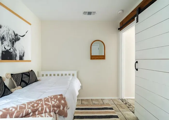 Downtown Lonestar Bungalow At Beer Ranch Project