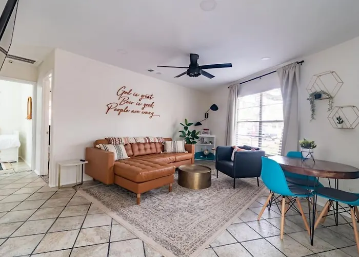 Downtown Lonestar Bungalow At Beer Ranch Project