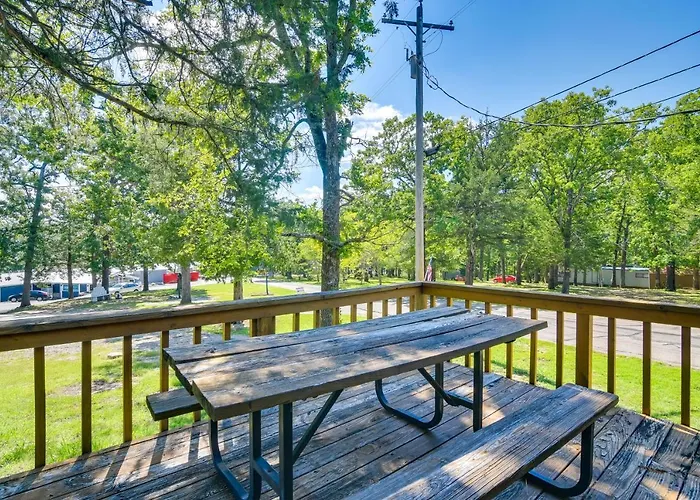 Kimberling City Oasis: Boat Slip, Kayaks & More!
