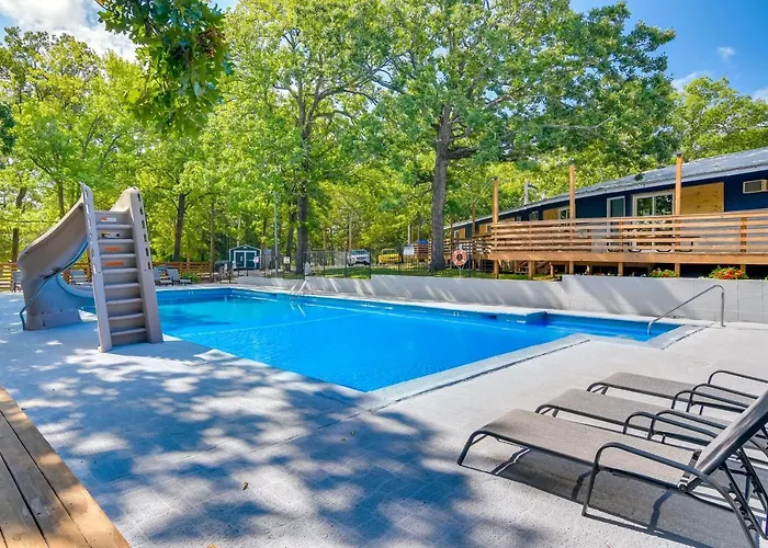 Kimberling City Oasis: Boat Slip, Kayaks & More!