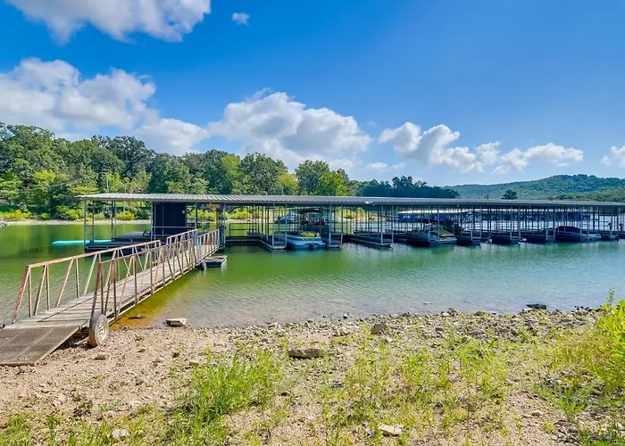 Vibrant Kimberling City Hideaway W/ Private Deck!