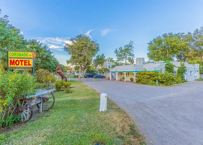 Cornado Motel -Nostalgic Adobe Motel-