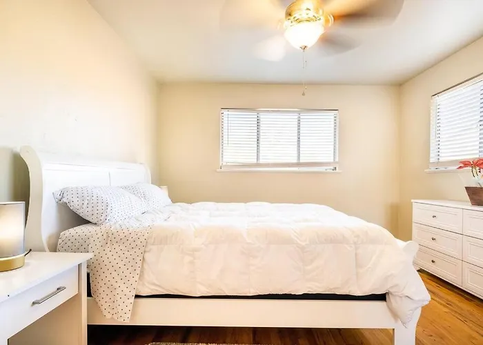 5 Beds, 2 Full Baths, W/Gazebo, W/Fenced Backyard