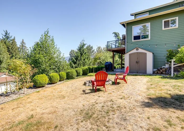 Modern Bellingham Retreat Near Galbraith Mountain!