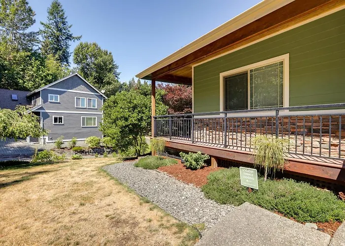 Modern Bellingham Retreat Near Galbraith Mountain!