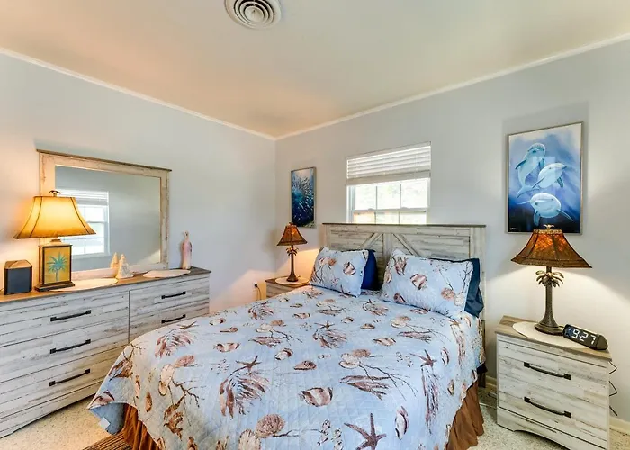 Pet-Friendly Venice Vacation Rental, 3 Mi To Beach