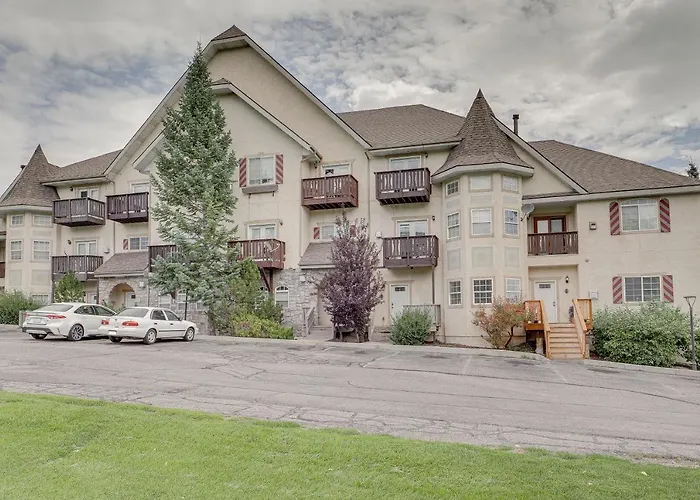 Luxe Midway Condo W/ Golf Course & Mountain Views!
