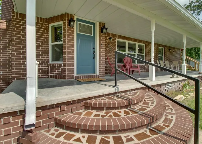 Unique Cotter Getaway W/ Deck & Outdoor Dining!