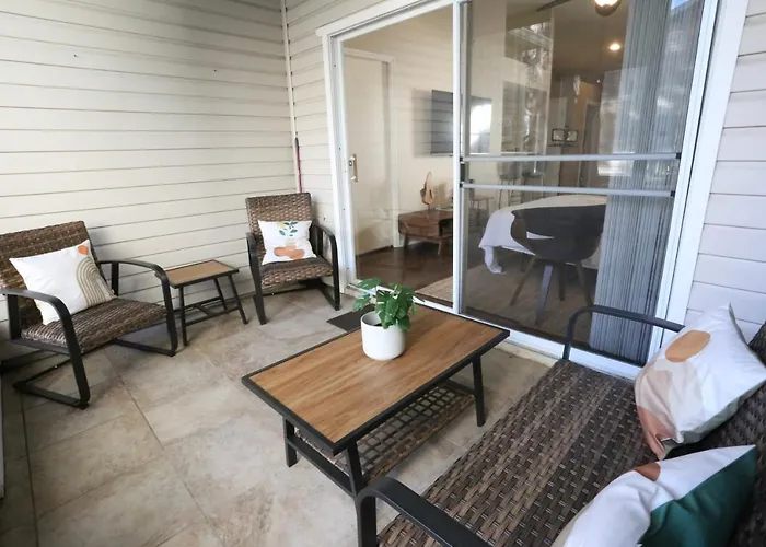 The Nomad At Gables - King Bed , Pool , Garage