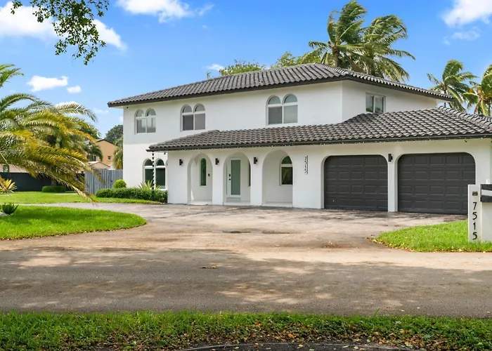 Prime Spot - Minutes Hard Rock Stadium, Pool, Bbq, Mini Golf L63