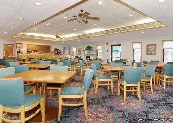 Econo Lodge Inn & Suites