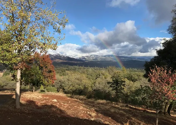 Morning Star Vista Near Yosemite - Countryside With Mountain Views