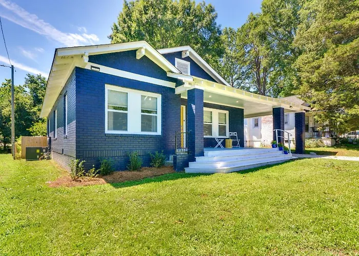 High Point Vacation Rental W/ Private Deck & Yard!