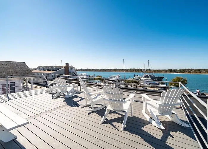 Why Knot Getaway…Rooftop With Waterview! Unit E