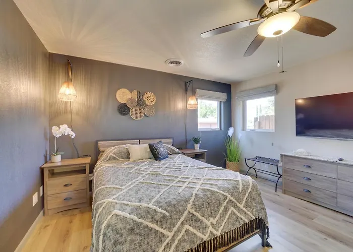 < 1 Mi To Dtwn: Home W/ Deck In Clarkdale!