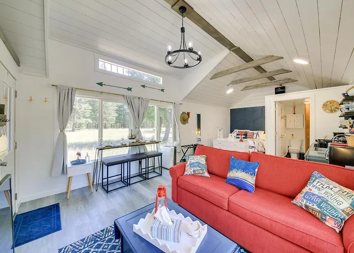 Eureka Vacation Rental: Steps To Creek & Fishing!