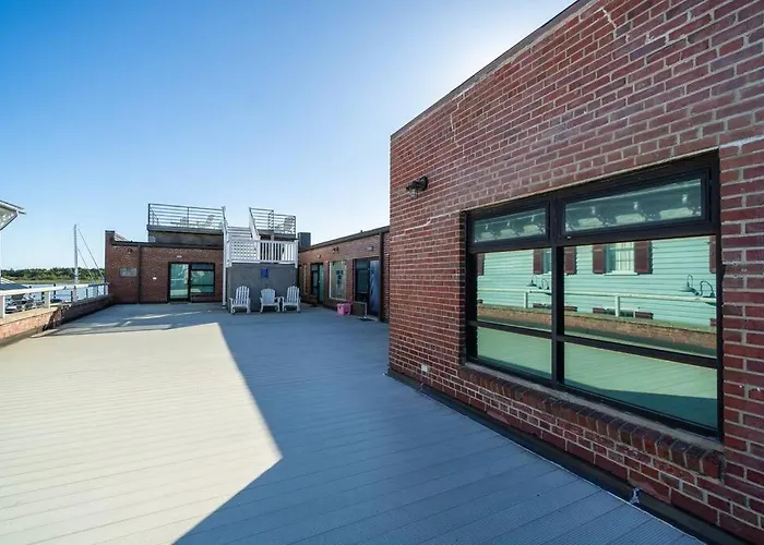 Why Knot Getaway…Rooftop With Waterview! Unit F
