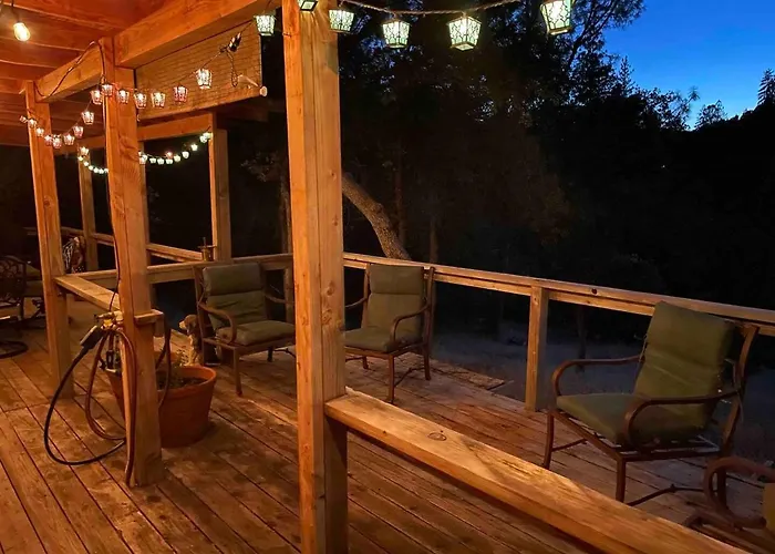 Newly Renovated Retreat On 6 Acres, Discover Murphys Lodge With Scenic Views!
