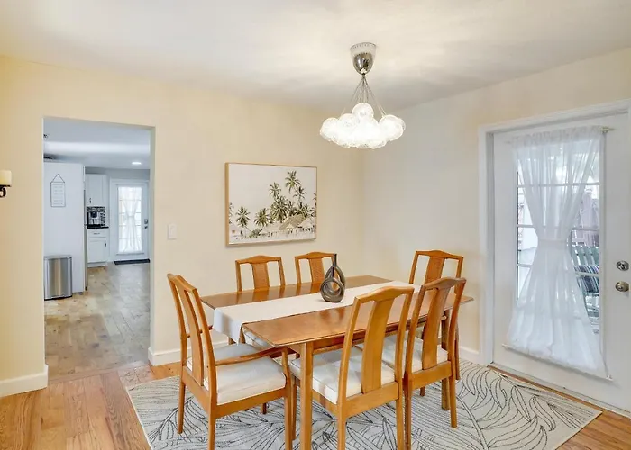 Lake Wales Vacation Rental W/ Screened-In Porch!
