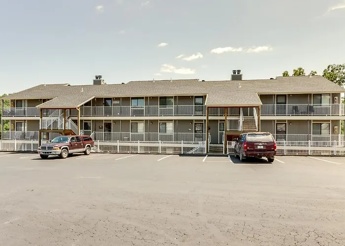 Walk To Pool + Lake: Cozy Osage Beach Condo